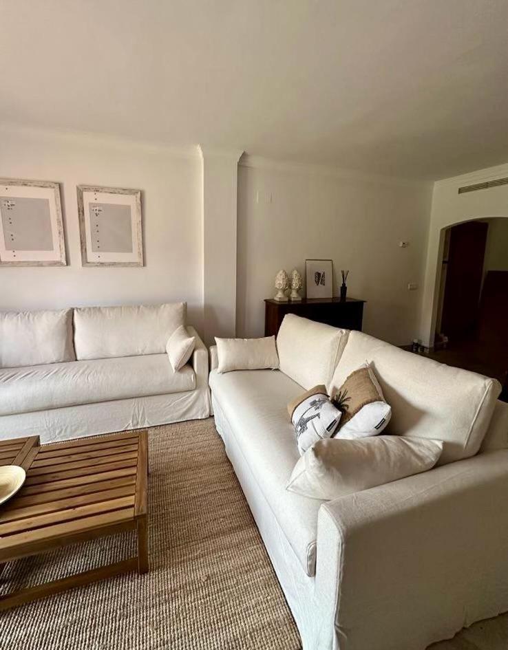 Costa Galera Con Piscinas Jardin Y Un Bano Cercano A La Playa Apartament Estepona